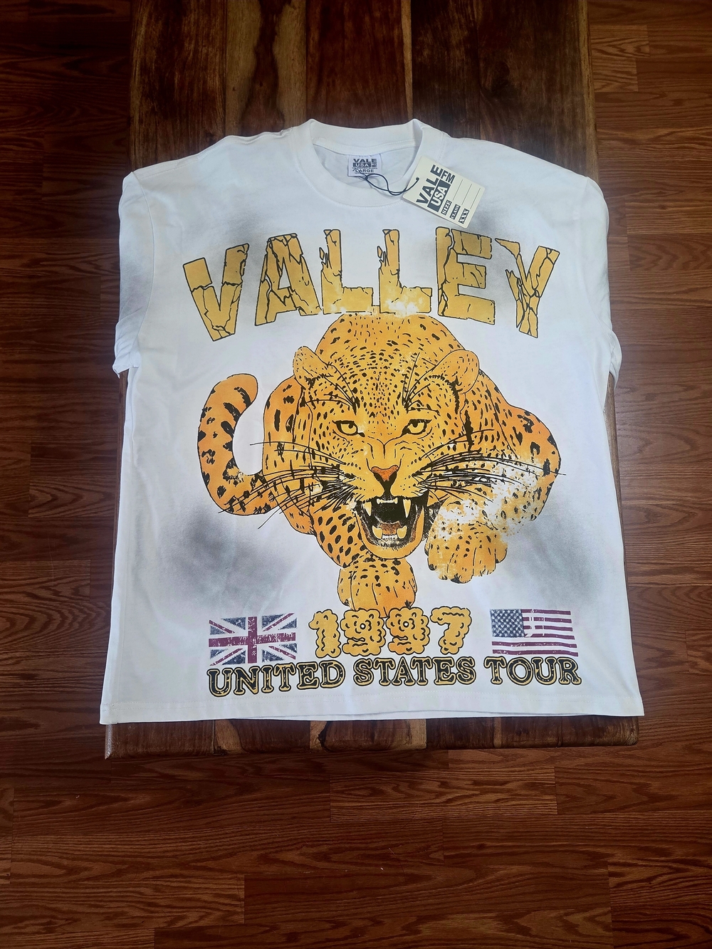 VALE Valley Men's Graphic Leopard U.S. Tour Tee